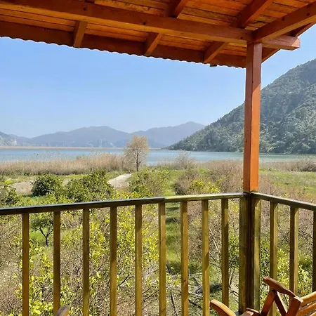 Lake Wood House