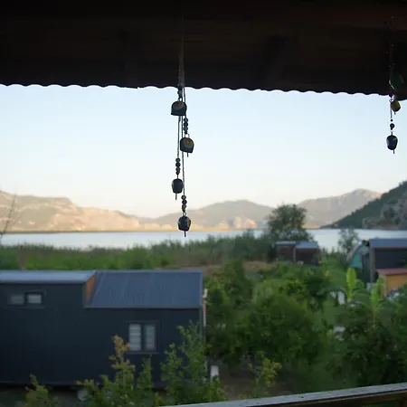 Lake Wood House Vakantiehuis *